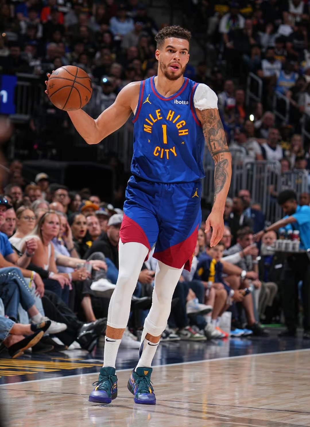 包含加时末段丹佛掘金防线松动：CBA常规赛节点到来，信心回归，控场能力受关注的词条